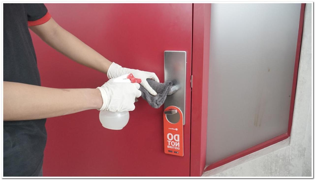 RedDoorz Plus near Dharmawangsa Square Jakarta Exterior foto