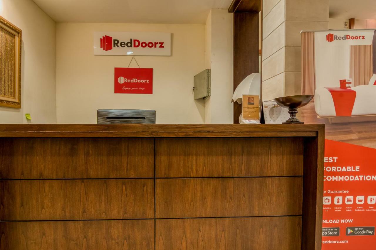 RedDoorz Plus near Dharmawangsa Square Jakarta Exterior foto